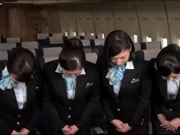 日本空姐飛機公開熱情服務